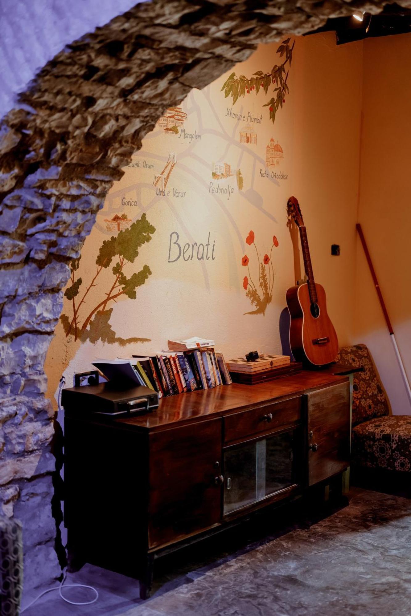 Berat Backpackers Hostel Exterior photo